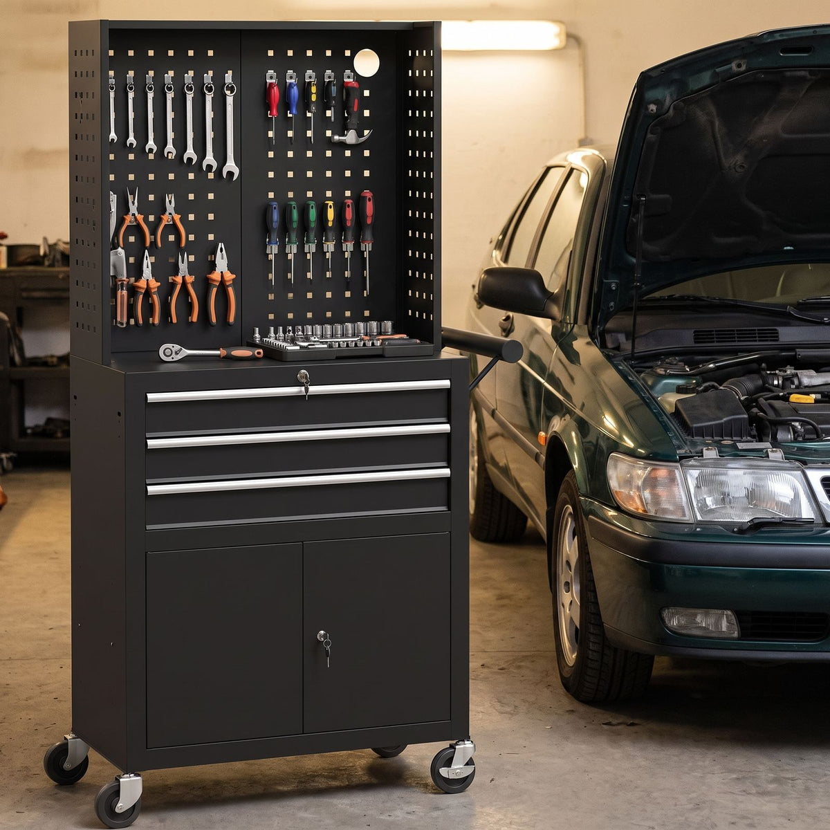 Servante d'atelier panneau perforé utilisée pour la mécanique
